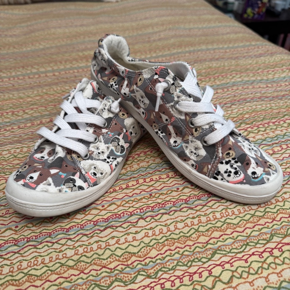 Isaac Mizrahi White Multi Dog Print Women's Sneakers